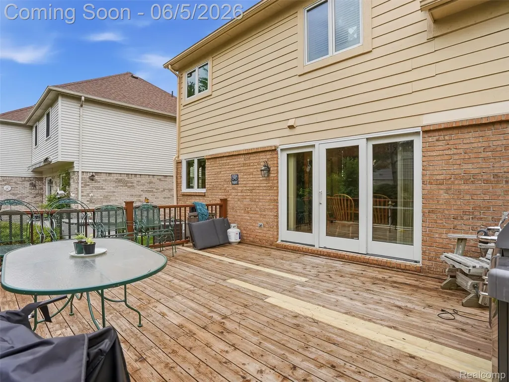 42447 Sheridan Drive Clinton Charter Township MI 48038