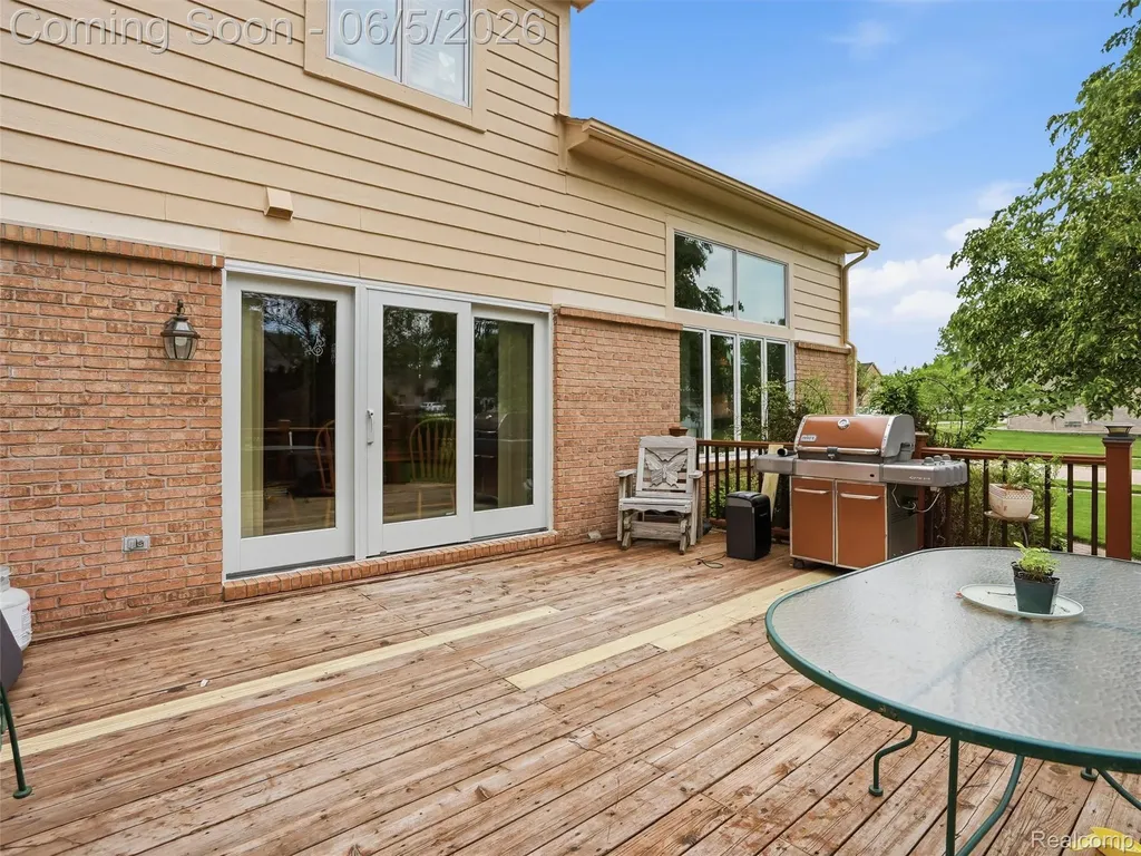 42447 Sheridan Drive Clinton Charter Township MI 48038