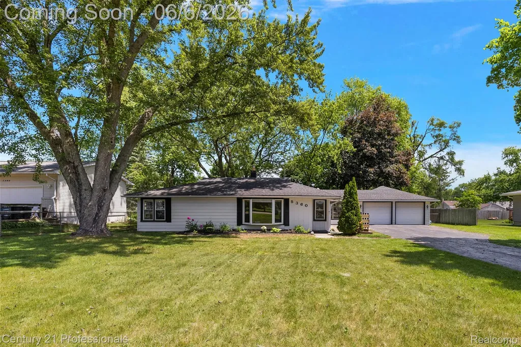 5360 Frankwill Avenue Independence Charter Township MI 48346
