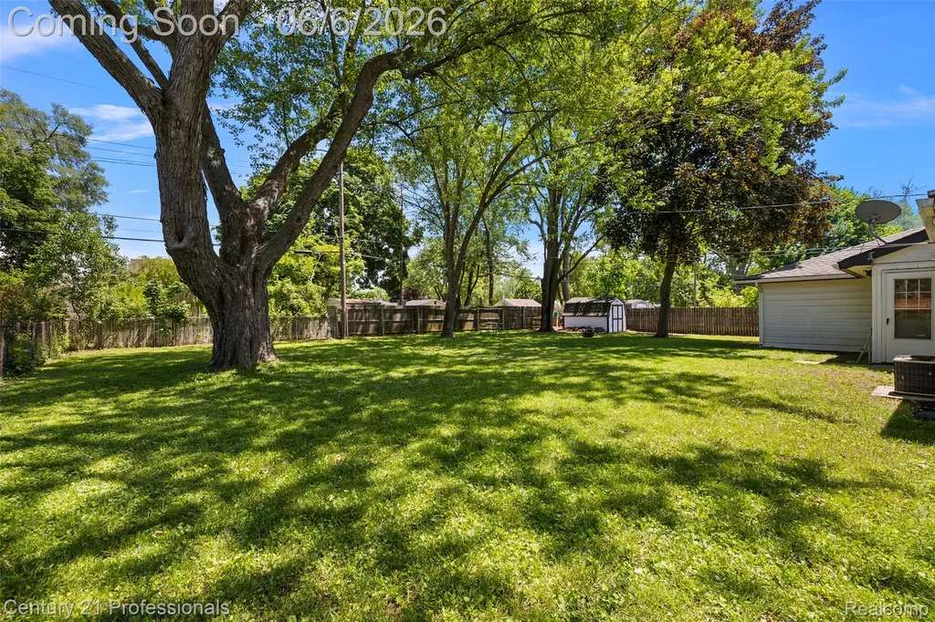 5360 Frankwill Avenue Independence Charter Township MI 48346