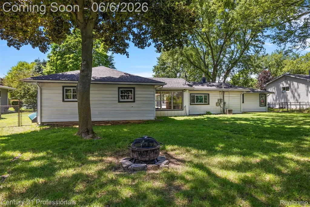 5360 Frankwill Avenue Independence Charter Township MI 48346