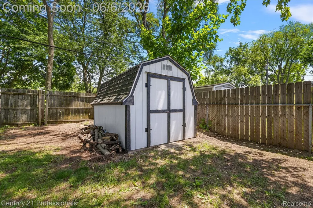 5360 Frankwill Avenue Independence Charter Township MI 48346