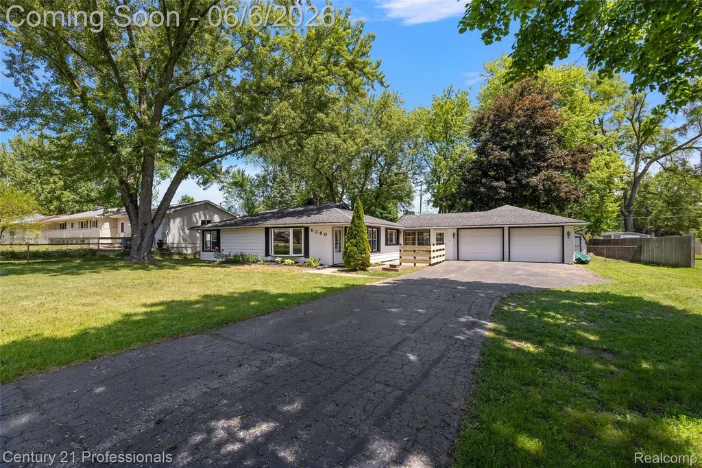 5360 Frankwill Avenue Independence Charter Township MI 48346