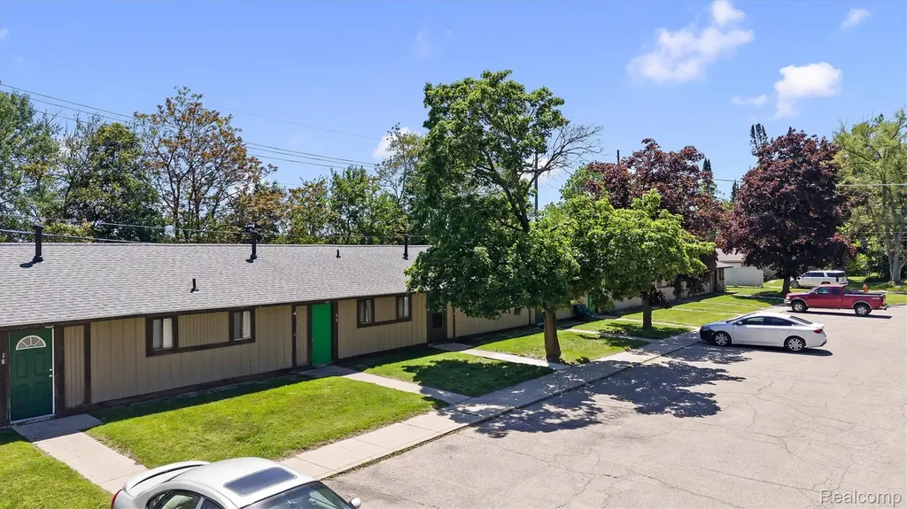 4144 Airport Road Waterford Charter Township MI 48329