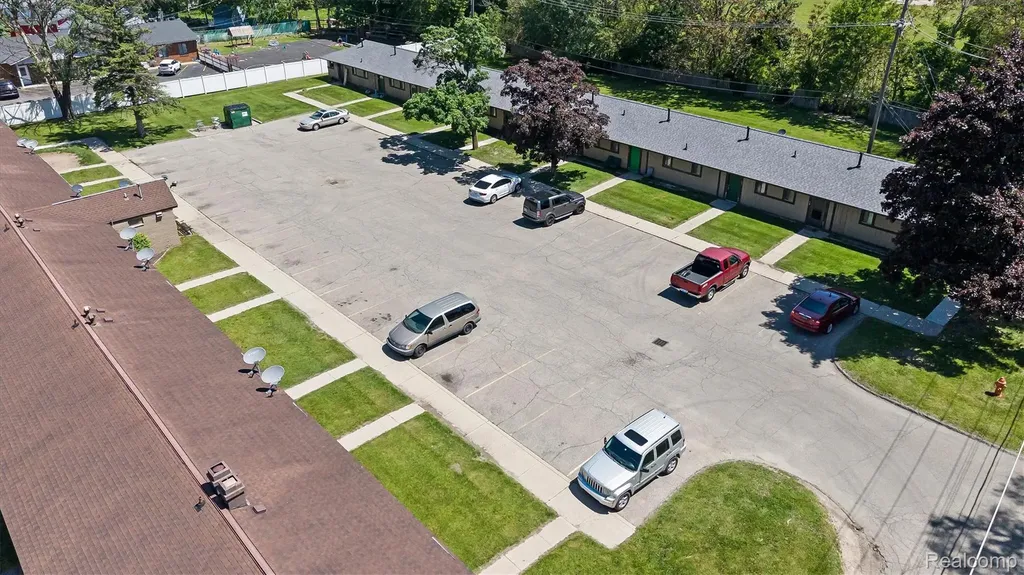 4144 Airport Road Waterford Charter Township MI 48329