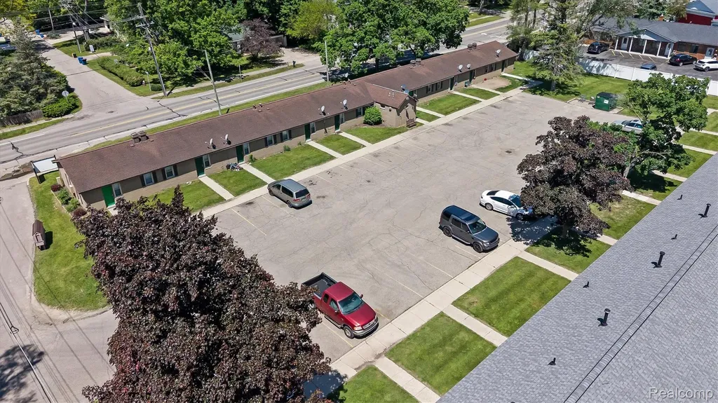 4144 Airport Road Waterford Charter Township MI 48329