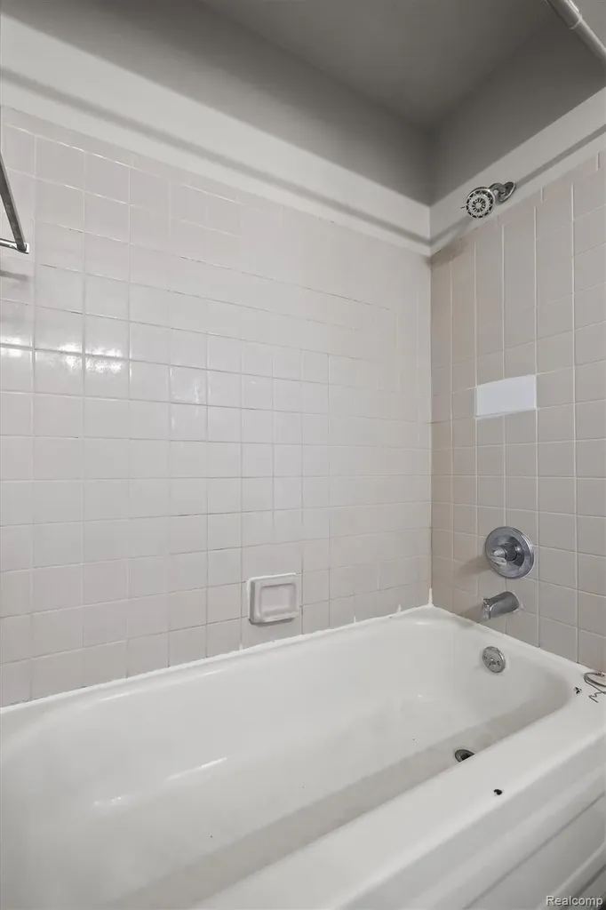 4144 Airport Road Waterford Charter Township MI 48329