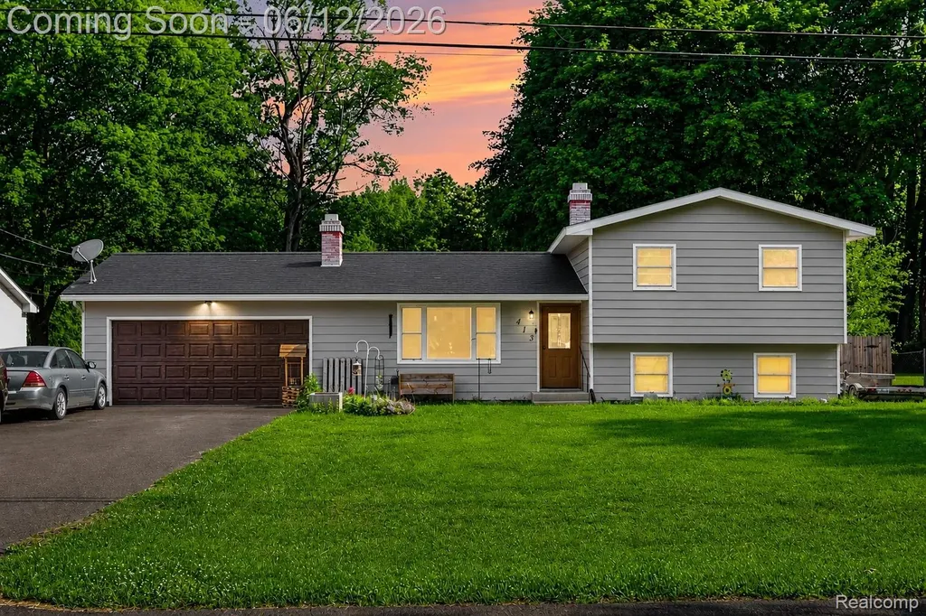 413 Alvena Avenue Pennfield Charter Township MI 49017