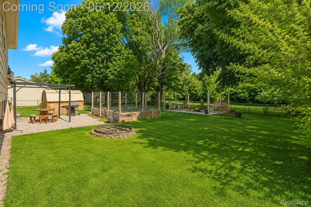 413 Alvena Avenue Pennfield Charter Township MI 49017