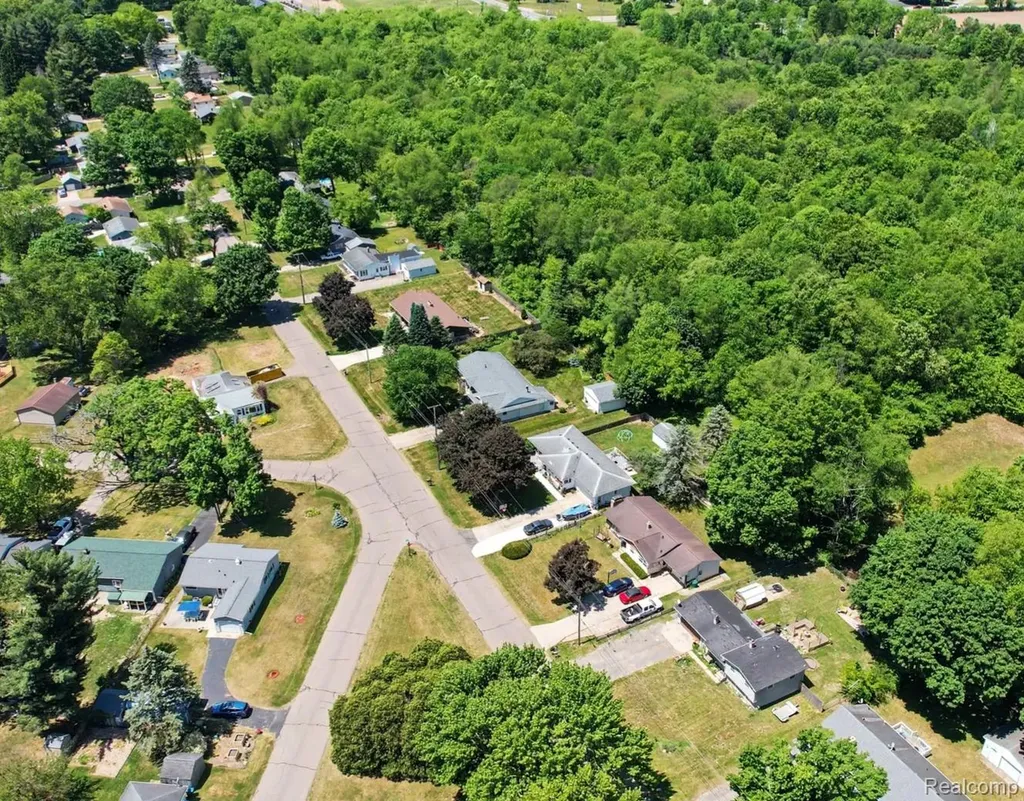 413 Alvena Avenue Pennfield Charter Township MI 49017