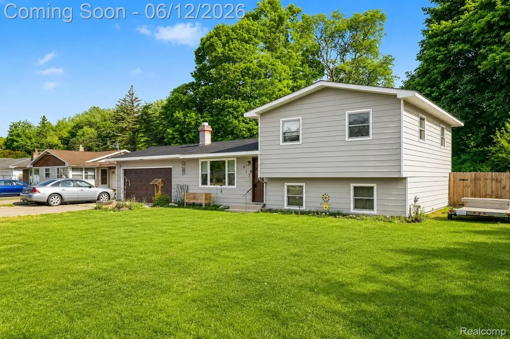 413 Alvena Avenue Pennfield Charter Township MI 49017
