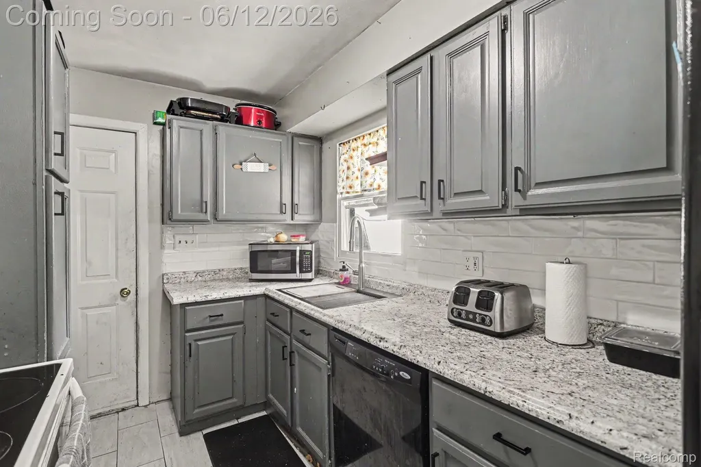 413 Alvena Avenue Pennfield Charter Township MI 49017