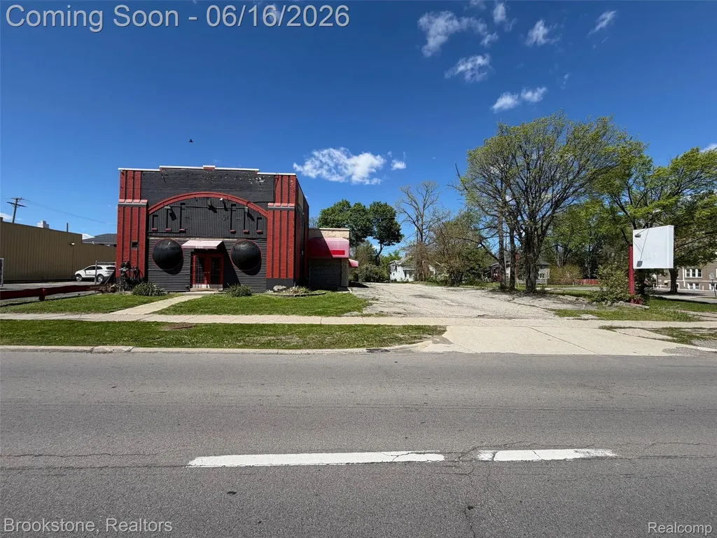 600 W Huron Street Pontiac City MI 48341