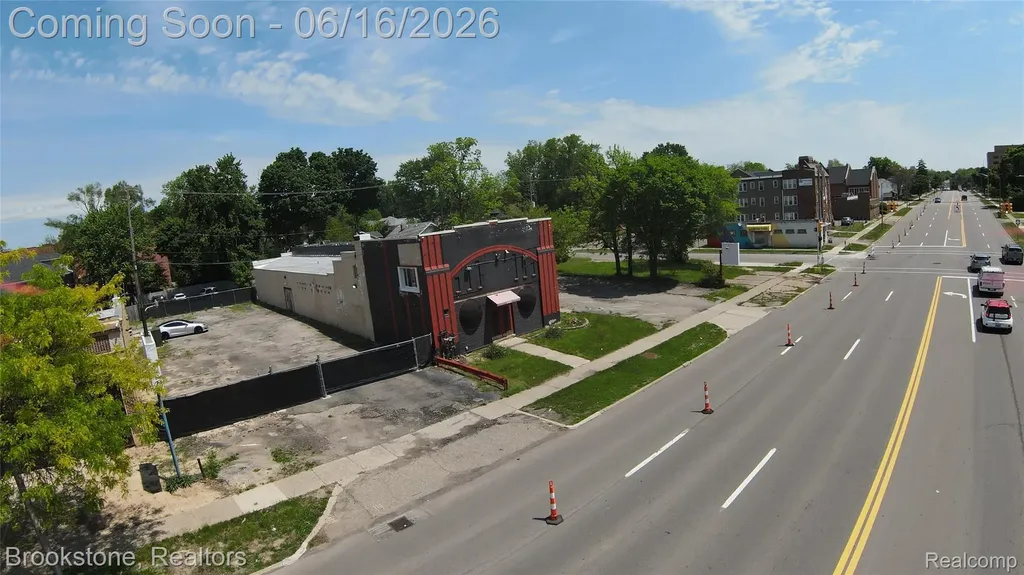 600 W Huron Street Pontiac City MI 48341
