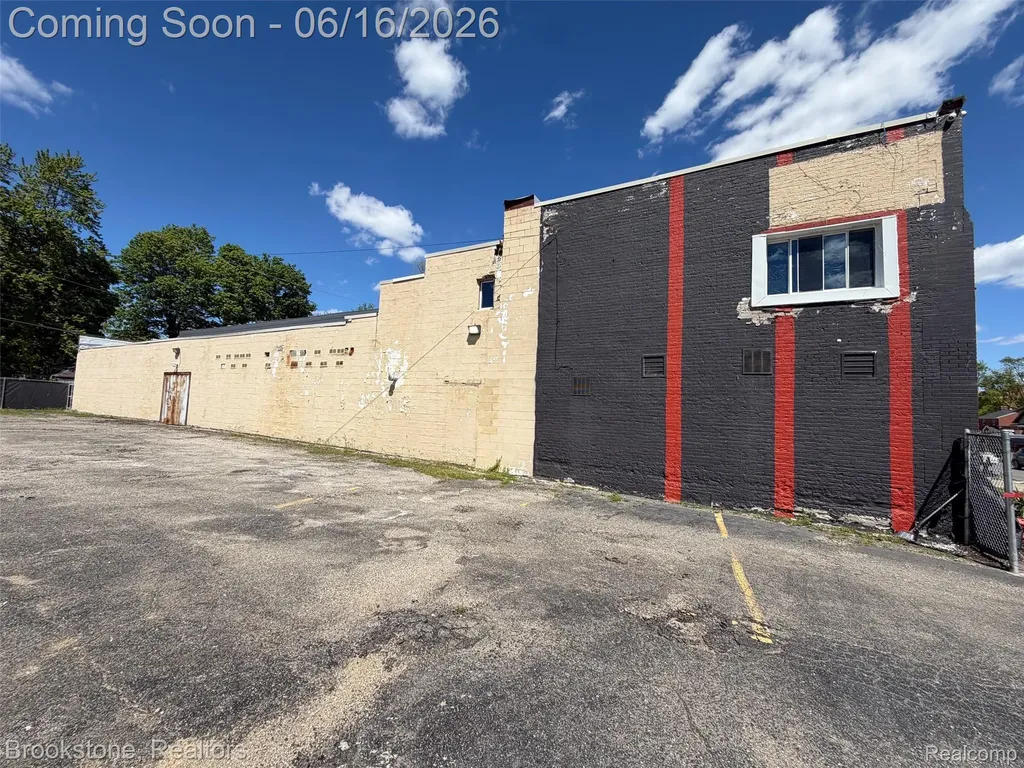 600 W Huron Street Pontiac City MI 48341