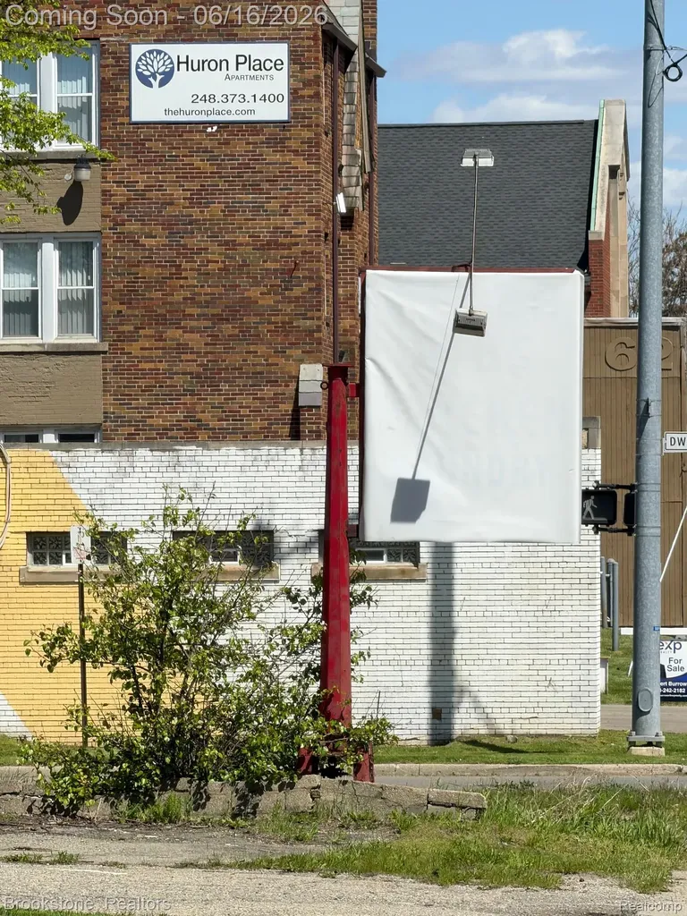 600 W Huron Street Pontiac City MI 48341