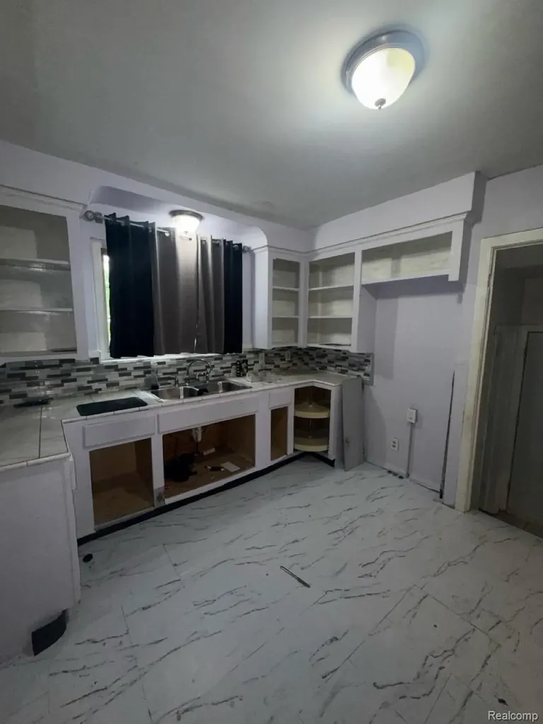 18213 Sorrento Street Detroit City MI 48235