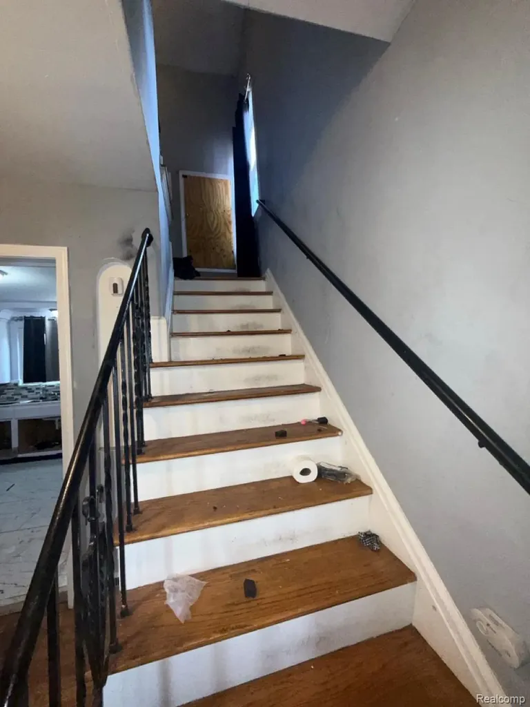 18213 Sorrento Street Detroit City MI 48235