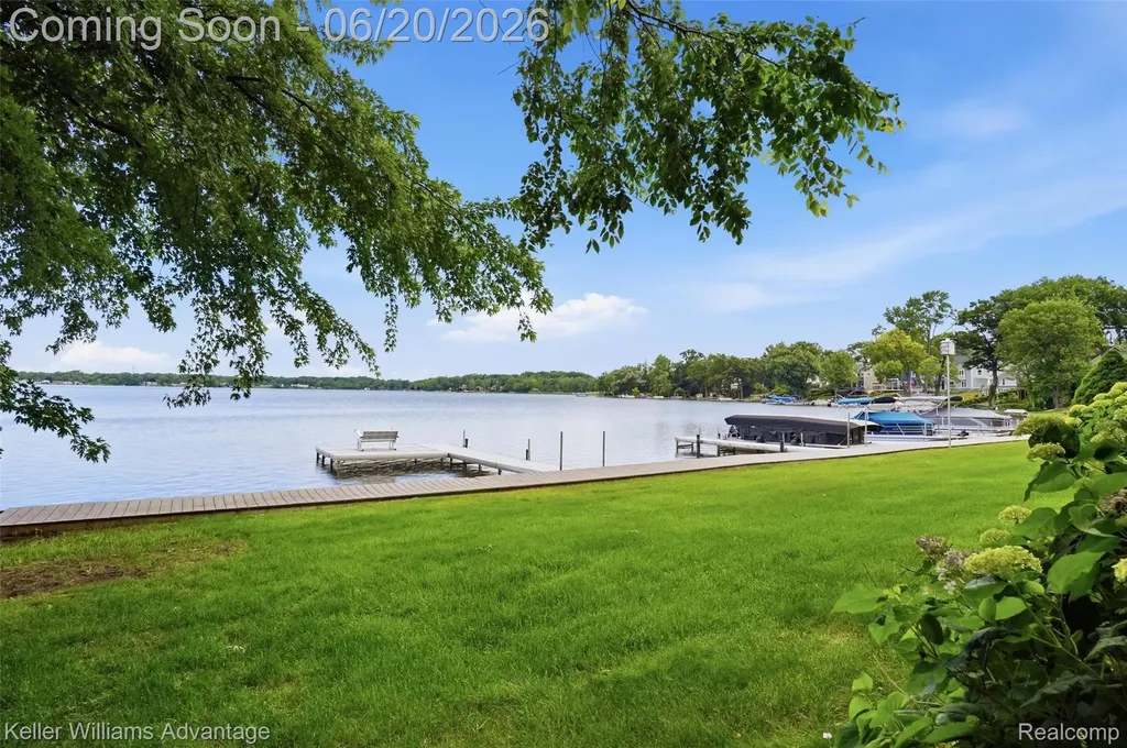 9548 Elizabeth Lake Road White Lake Charter Township MI 48386