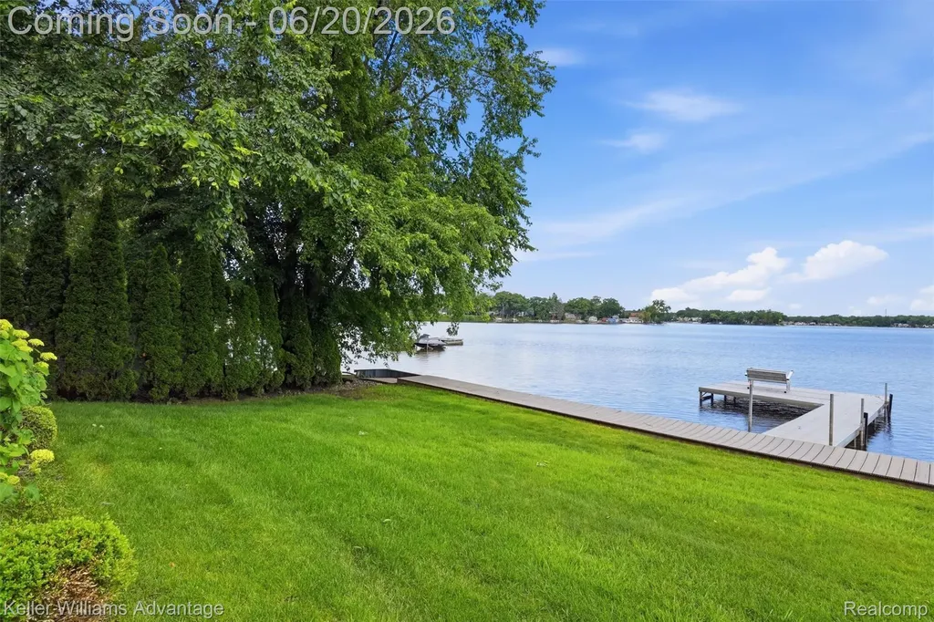 9548 Elizabeth Lake Road White Lake Charter Township MI 48386