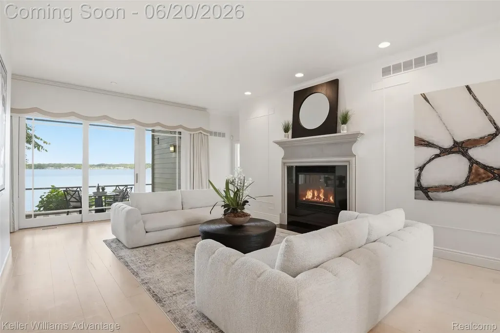9548 Elizabeth Lake Road White Lake Charter Township MI 48386