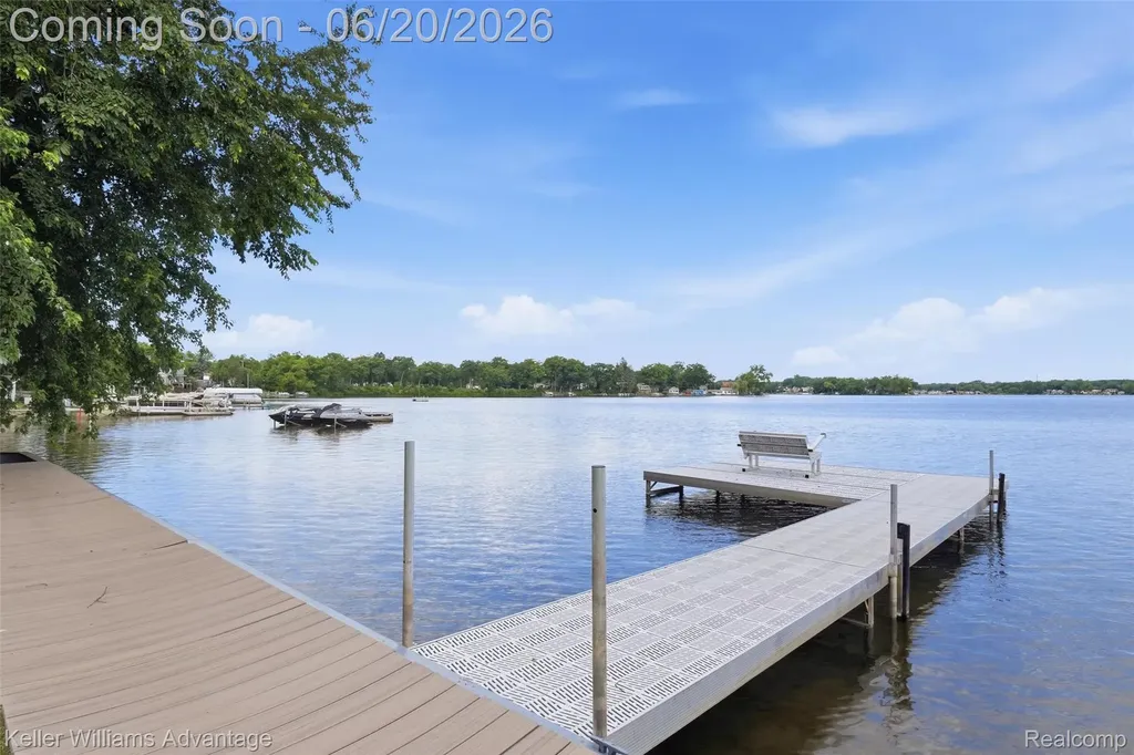 9548 Elizabeth Lake Road White Lake Charter Township MI 48386