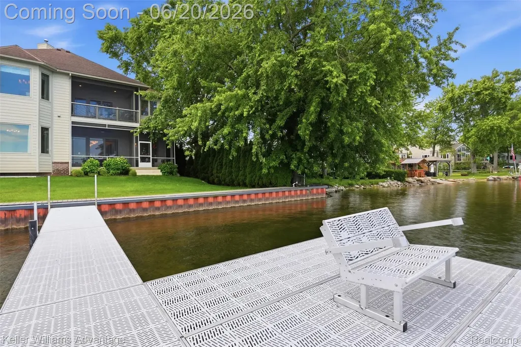 9548 Elizabeth Lake Road White Lake Charter Township MI 48386