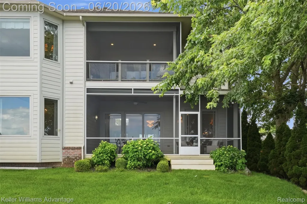 9548 Elizabeth Lake Road White Lake Charter Township MI 48386