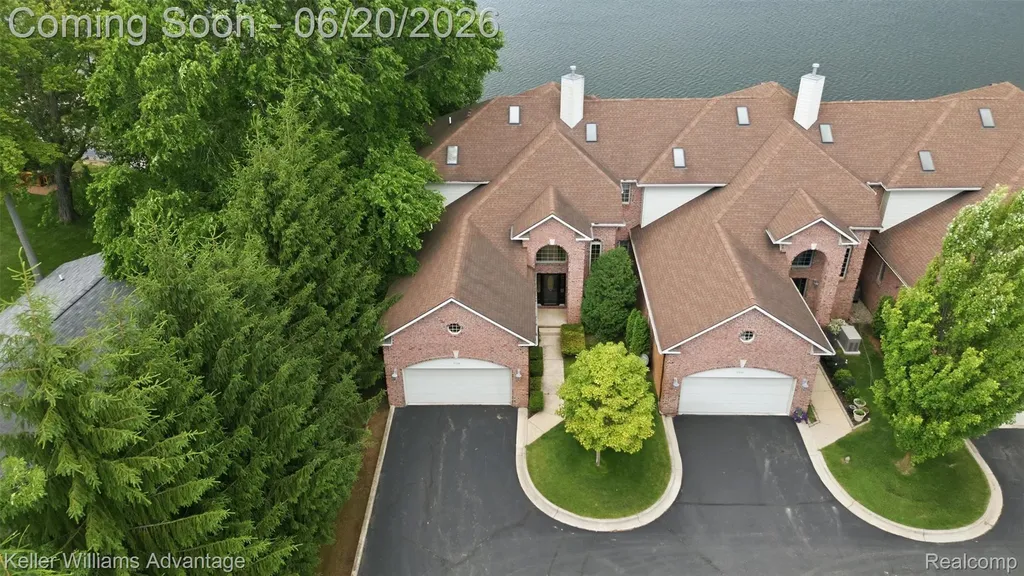 9548 Elizabeth Lake Road White Lake Charter Township MI 48386