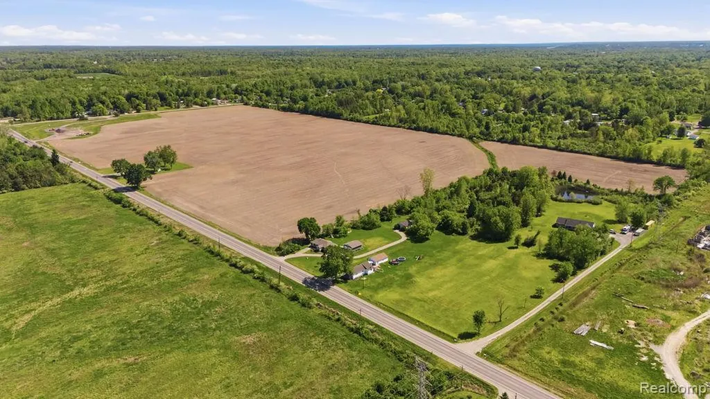 1863 Wadhams Road Kimball Township MI 48074