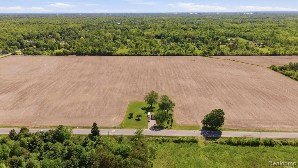 1863 Wadhams Road Kimball Township MI 48074