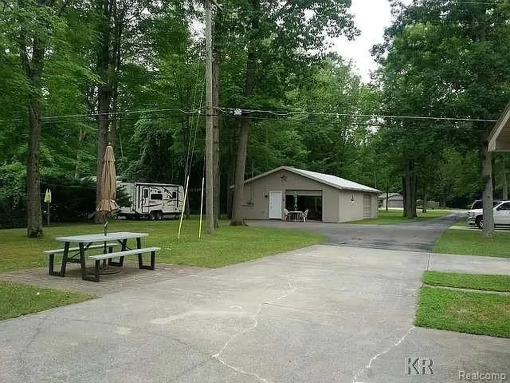 4181 S Oak Drive Billings Township MI 48612