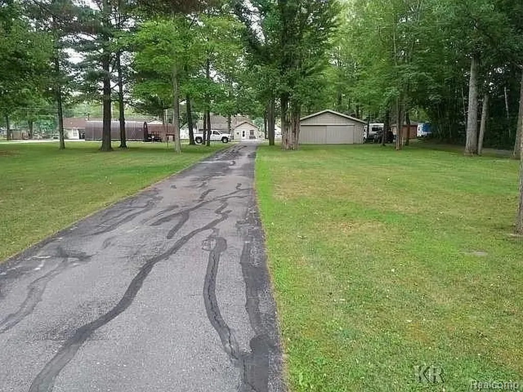 4181 S Oak Drive Billings Township MI 48612