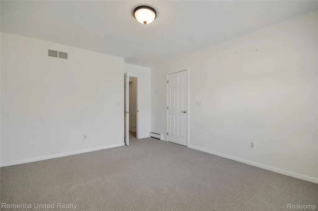 12113 Lexington Drive Green Oak Township MI 48178