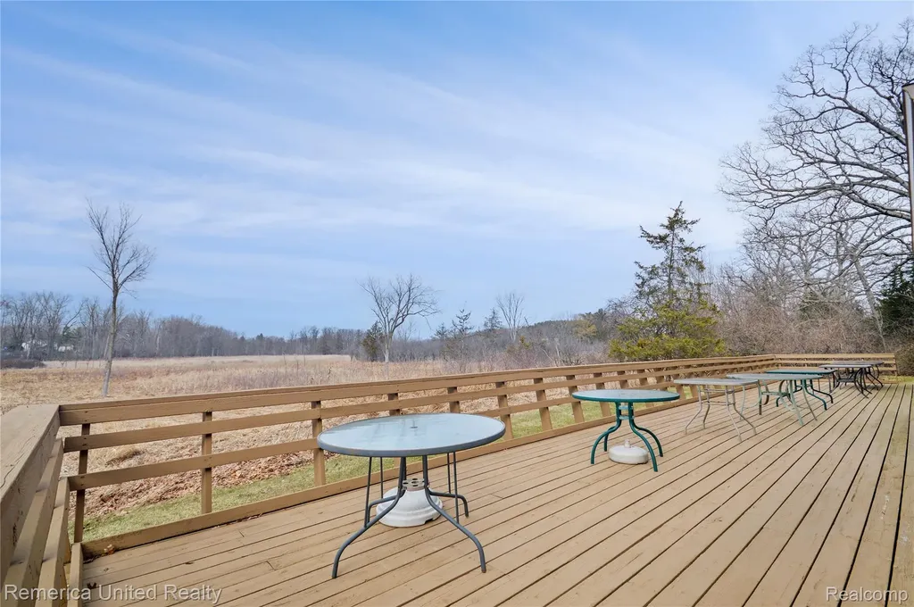 12113 Lexington Drive Green Oak Township MI 48178