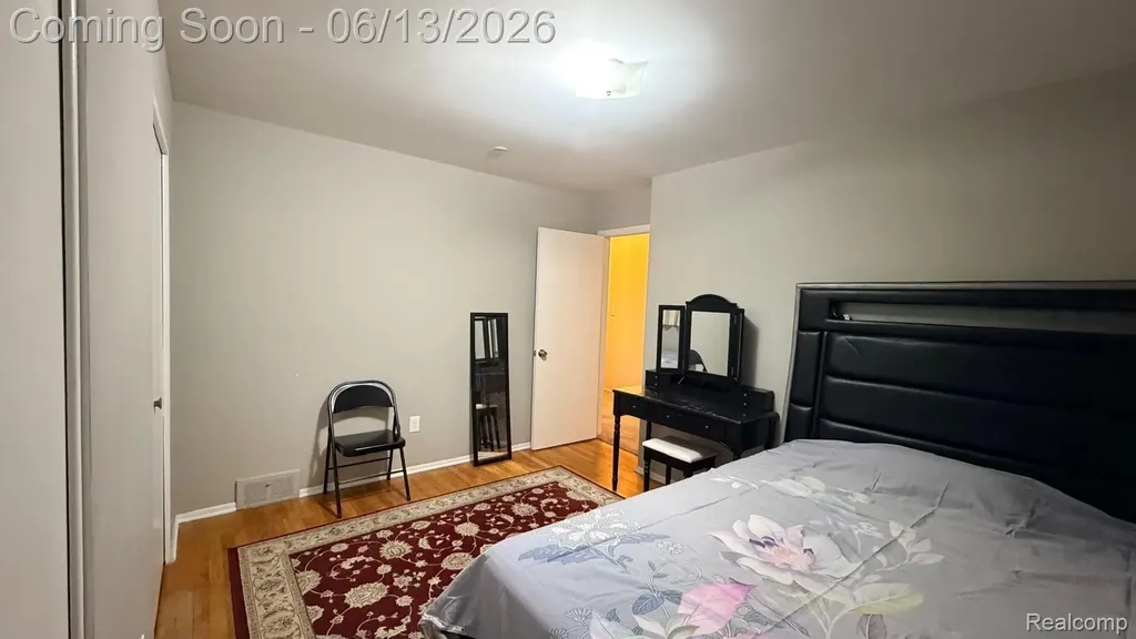 3254 Potomac Avenue Warren City MI 48091