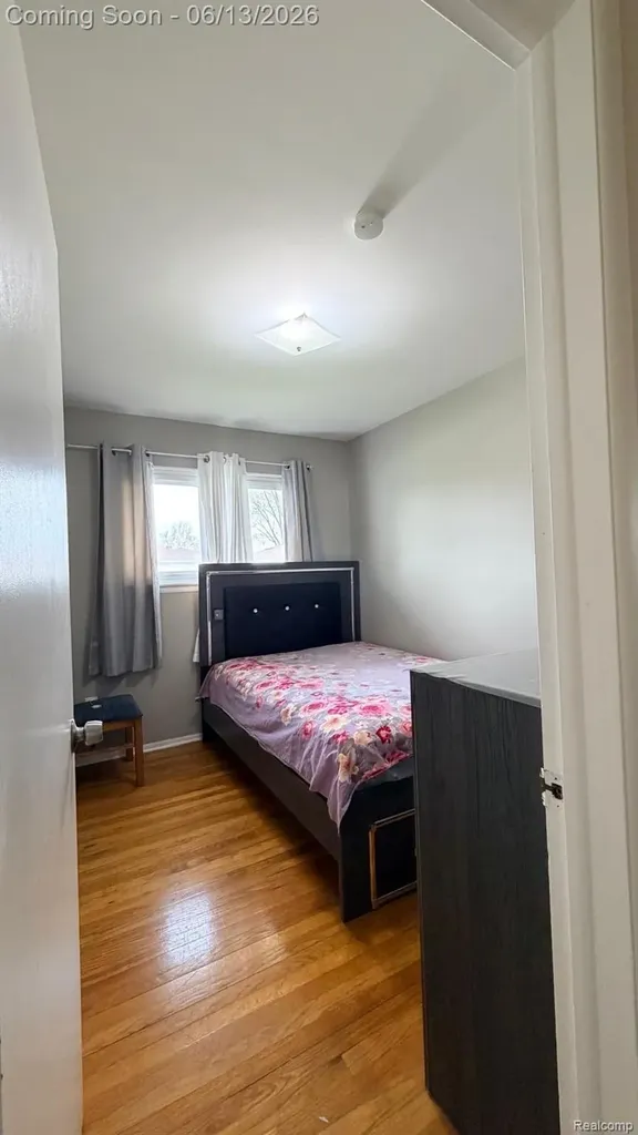 3254 Potomac Avenue Warren City MI 48091