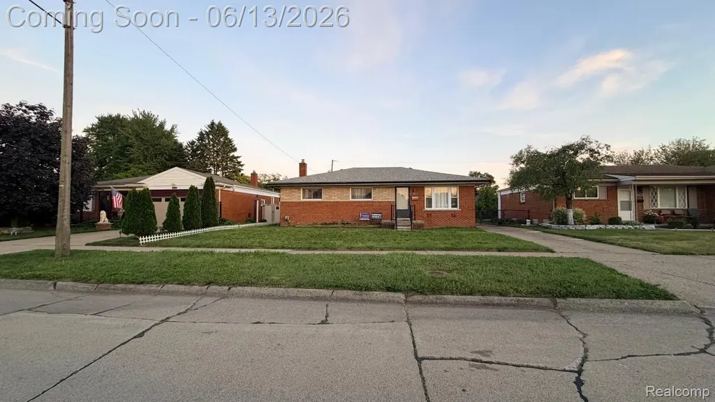 3254 Potomac Avenue Warren City MI 48091