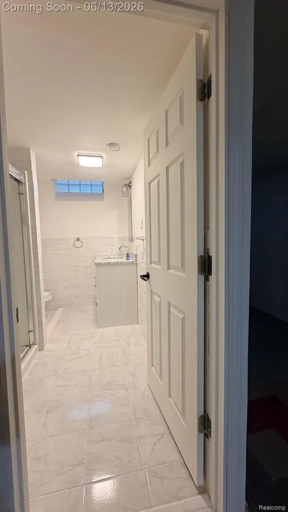 3254 Potomac Avenue Warren City MI 48091