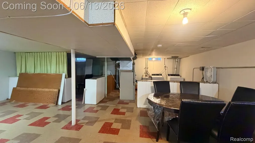 3254 Potomac Avenue Warren City MI 48091