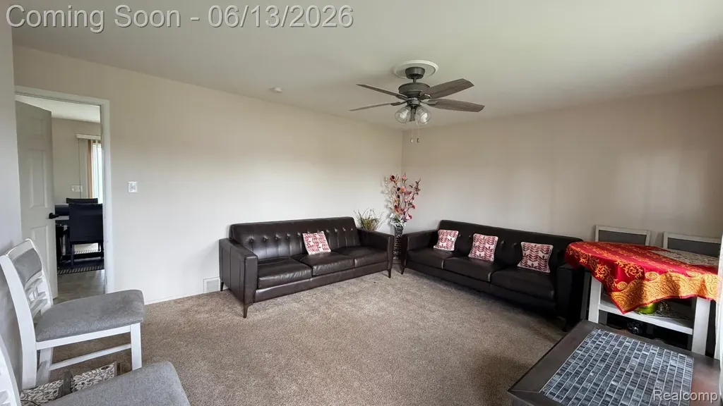 3254 Potomac Avenue Warren City MI 48091