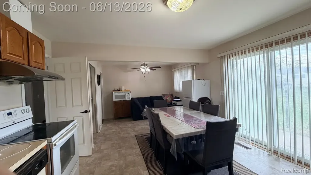 3254 Potomac Avenue Warren City MI 48091
