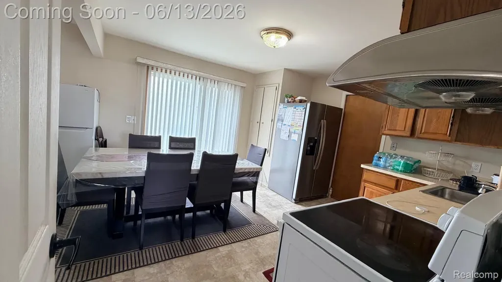 3254 Potomac Avenue Warren City MI 48091