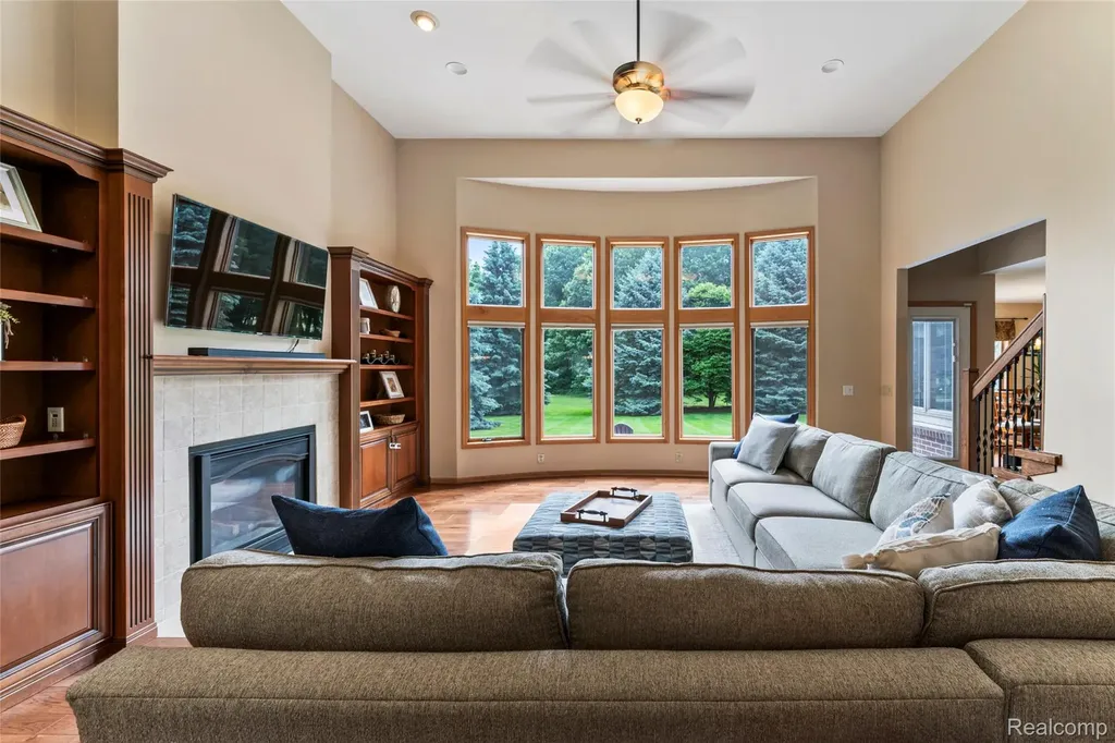 6541 E Ridge Court Green Oak Township MI 48116