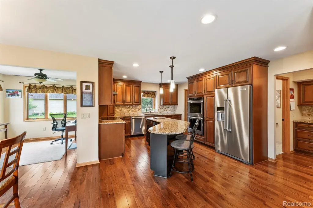 6541 E Ridge Court Green Oak Township MI 48116