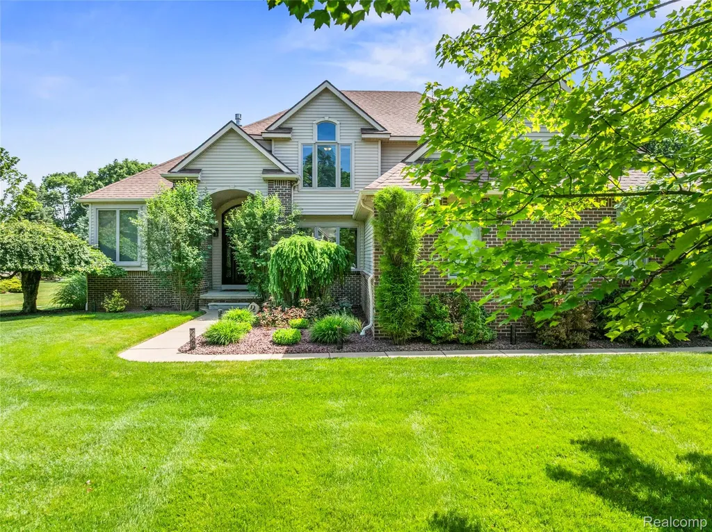 6541 E Ridge Court Green Oak Township MI 48116