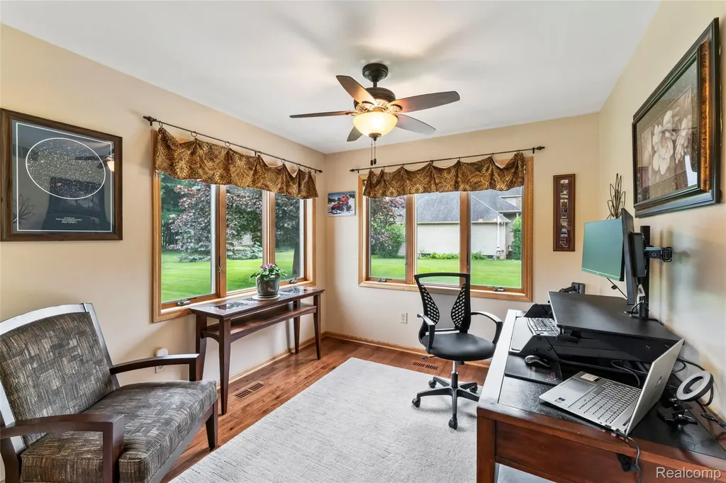 6541 E Ridge Court Green Oak Township MI 48116