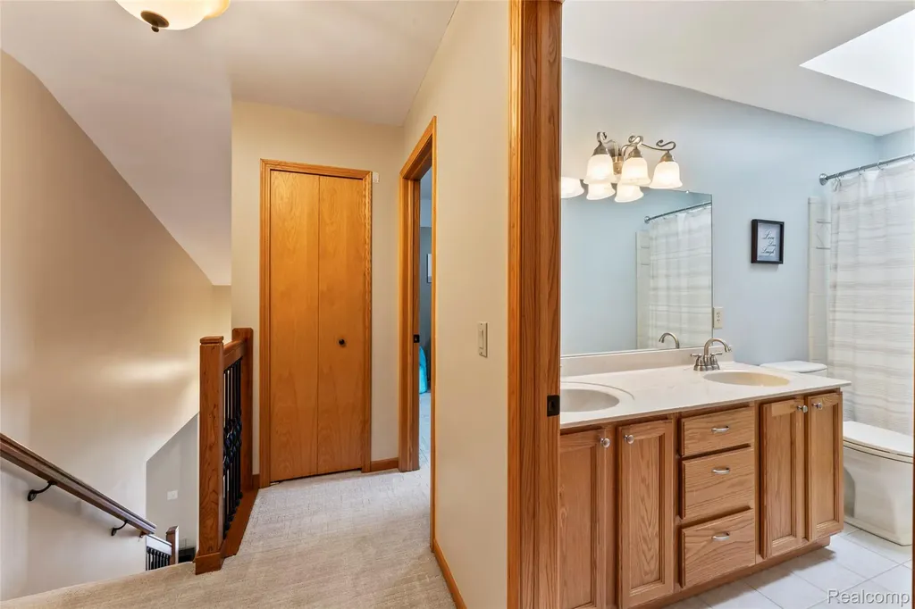 6541 E Ridge Court Green Oak Township MI 48116