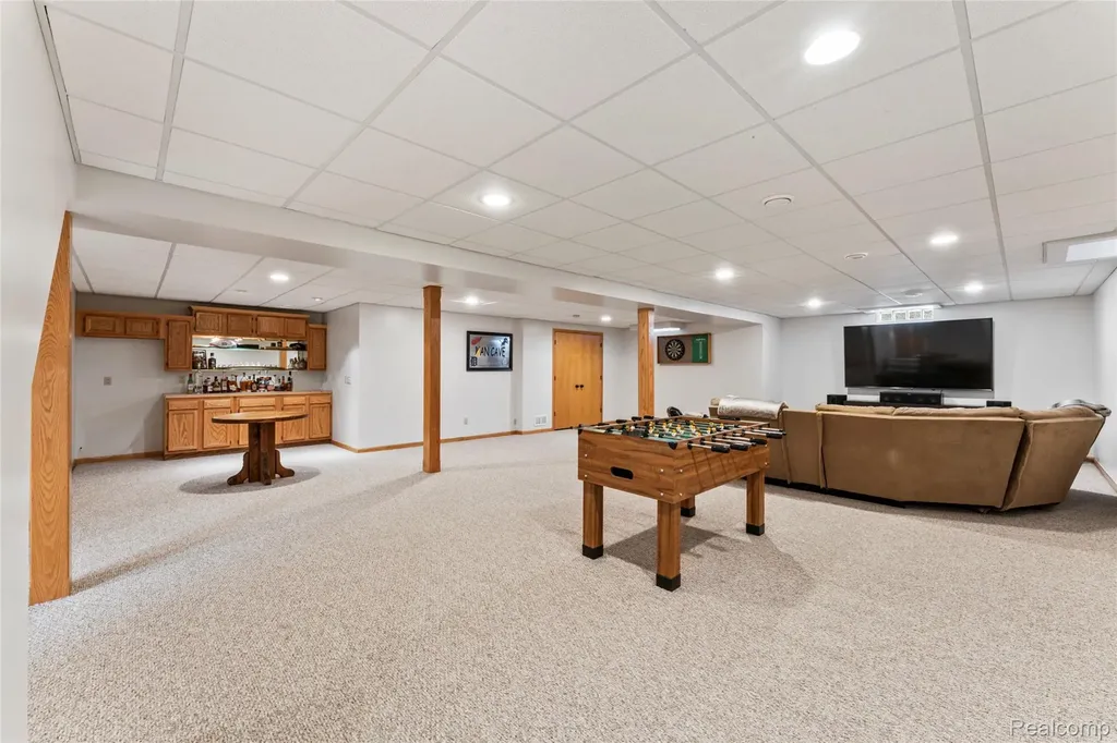 6541 E Ridge Court Green Oak Township MI 48116