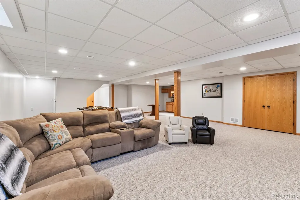 6541 E Ridge Court Green Oak Township MI 48116